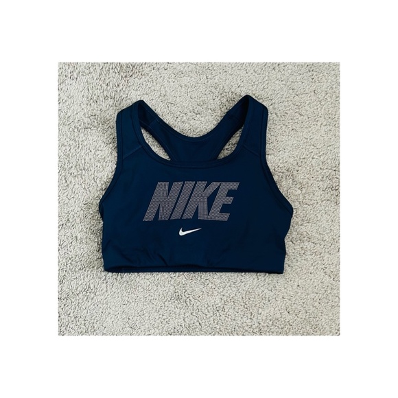 Women’s Nike Gym Set - Picture 3 of 12